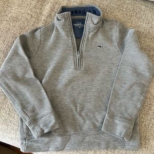 Nice vineyard vines boys sweater in good condition.